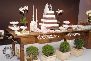 Mesa de doces com bem casados Mesa de doces com bem casados