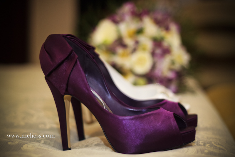 Noivas e seus sapatos coloridos