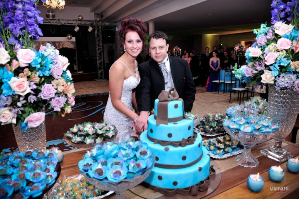casamento com decoração marrom e azul 