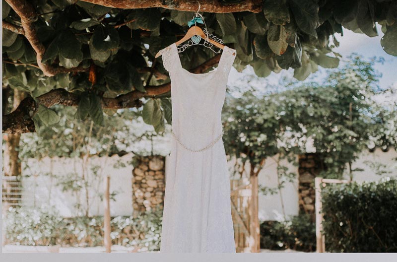 Vestido de noiva usado é opção para quem quer economizar com o casamento