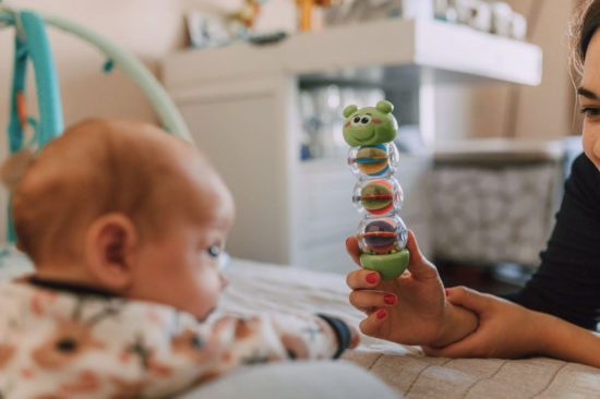 Brinquedos para recém-nascidos: os melhores tipos e muito mais!