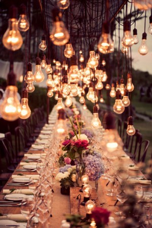 decoração de casamento com lampadas